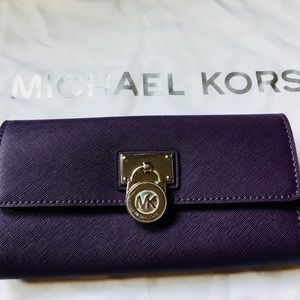 Micheal Kors clutch wallet